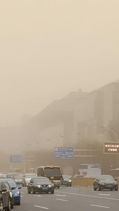 内蒙古自治区额济纳旗发布雷电黄色预警