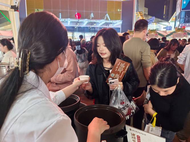 上班还是上网?年轻人:上“中医夜市”