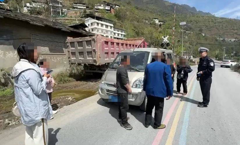 超员面包车牵出特大偷渡案 警方深挖打掉7个犯罪团伙