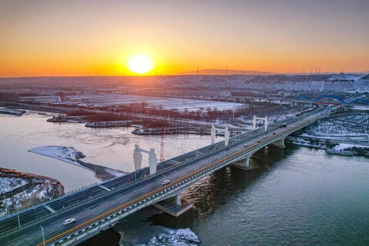 宁夏中卫下河沿黄河公路大桥正式建成通车