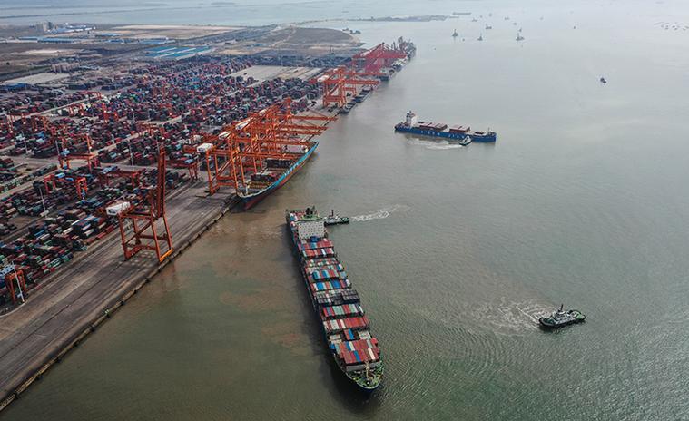 广西北部湾港年集装箱吞吐量突破800万标箱