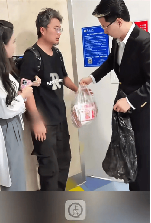 “烧伤妈妈”丈夫将开橱窗带货:网友帮我们够多了