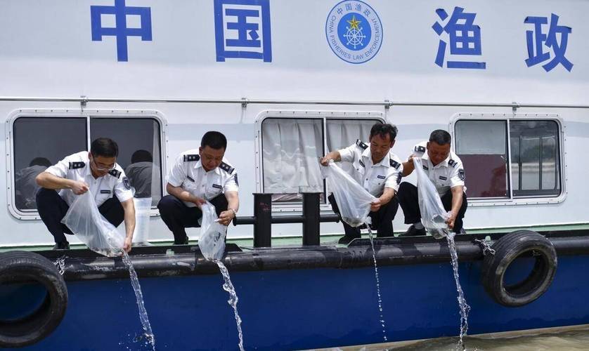 中国渔政亮剑专项执法打响“第八枪”