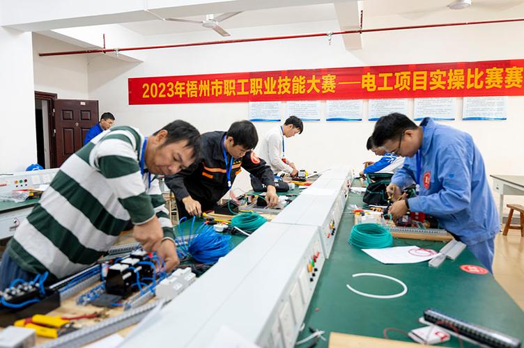 炫技能、亮绝活、以赛促就业 职业技能大赛助力校企精准对接
