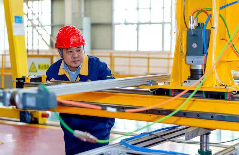 全国政协委员严建文:推进工程师队伍体系建设