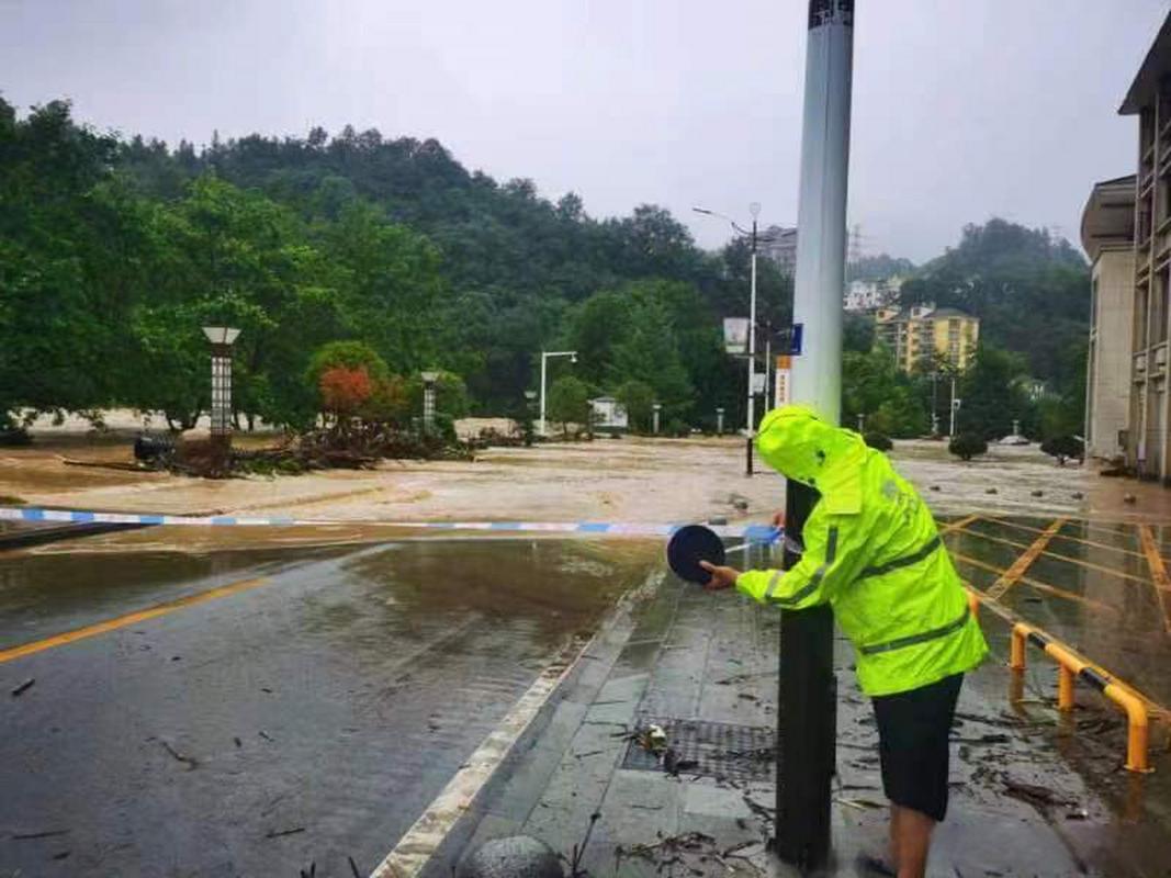 湖北省五峰土家族自治县发布暴雨黄色预警