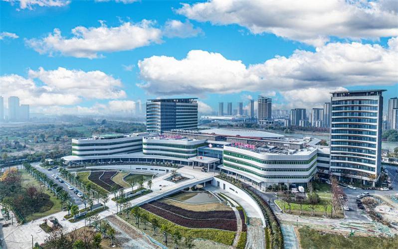 持续推动医疗卫生事业高质量发展 深圳加快打造医疗卫生新高地
