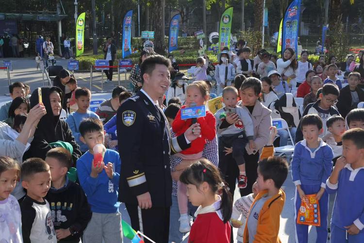 深圳市公安局举办常态化警营开放日专场活动 警察管破案也管“食药环”