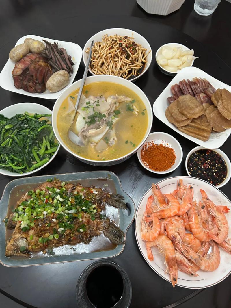 两岸青年南京展厨艺 同做同享团圆饭
