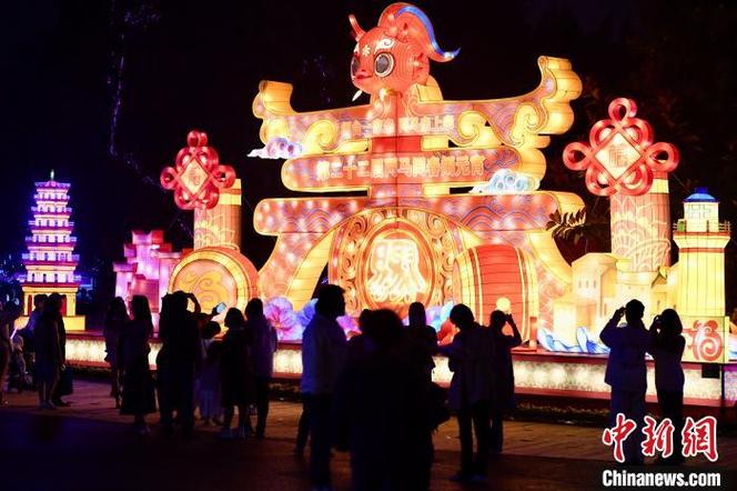 (新春走基层)江西千年古村元宵“宫灯会”传续800余年:崇文重孝 凝聚乡邻