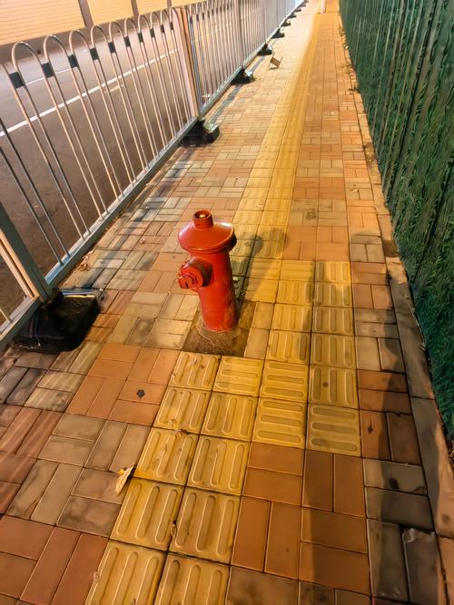 清除盲道上的“拦路虎”