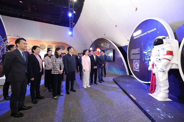 载人航天工程代表团参加澳门特区举办的载人航天专场报告会