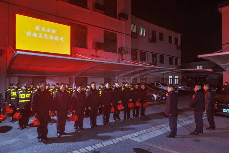 三亚公安:除夕夜,他们为平安“守岁”
