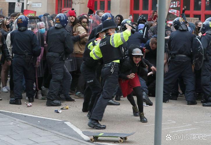 今年美国警察已打死449人 暴力执法仍广泛存在于警察系统之中