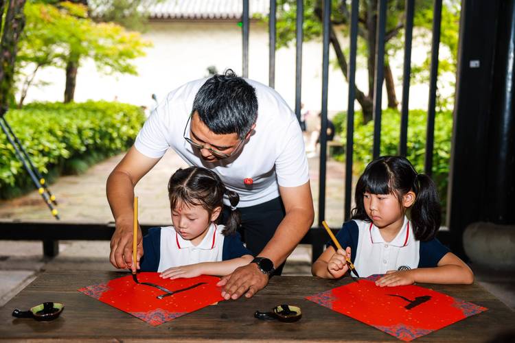 浙江宁波:古孔庙里的开学礼