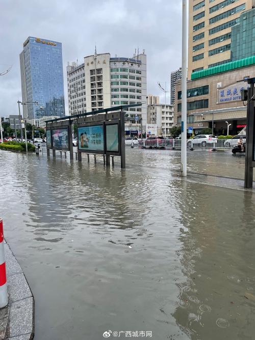 广西大部雨水持续“营业” 今夜起南宁桂林等局地或遭暴雨到大暴雨