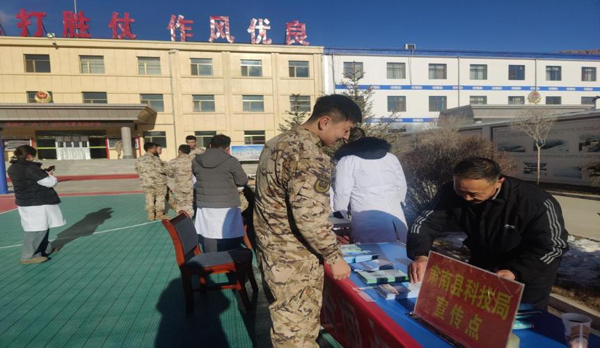 甘肃兰州:政企联动为退役军人送岗