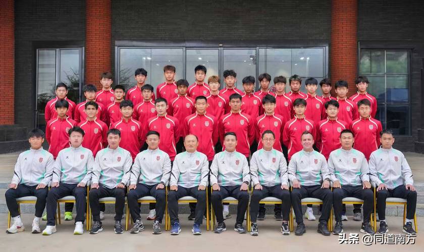 全国首届“村乒”在广西靖西开赛 14支队伍参与角逐