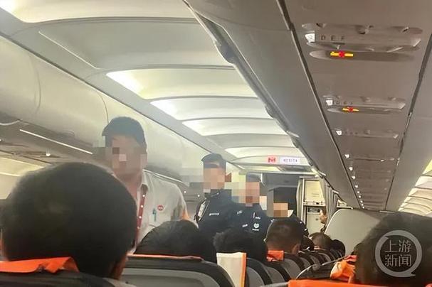 紧急备降!事发飞往上海航班,亲历者:浓烟弥漫……