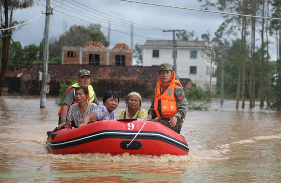 图集丨暴雨袭川 省军区官兵民兵奋战防汛救灾一线