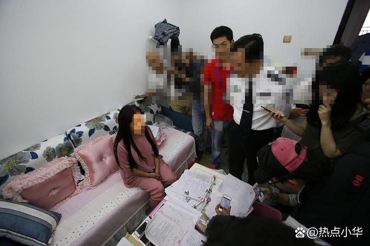 男子报警称“四五个人在家要强奸他老婆”,警方到现场却发现他老婆正在卖烧烤