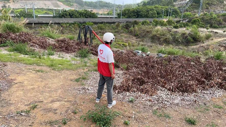 福建厦门:实地踏查摸底数 织密森林防火“安全网”