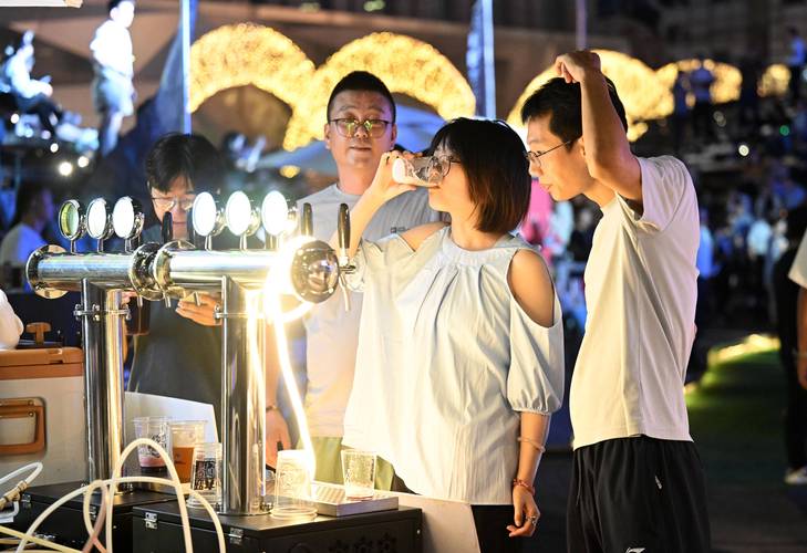 感受夏日夜间活力 各地“夜经济”模式热力全开
