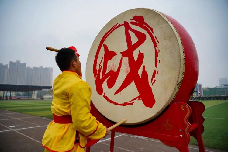 文化中国行丨千百人同敲一个鼓点有多震撼?4000年威风锣鼓气势足