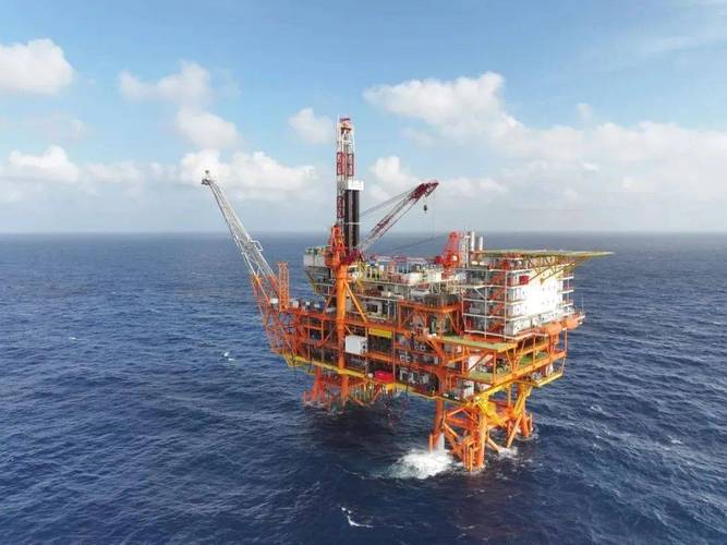 北部湾乌石油田群投产 高峰原油日产量超过2000吨