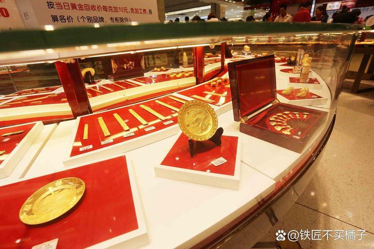 走进国内最大的黄金珠宝交易集散地 水贝黄金珠宝市场物流忙