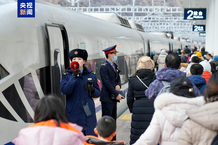 全国铁路发送旅客超37亿人次