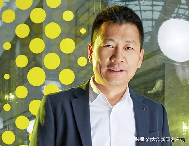 上海美特斯邦威服饰股份有限公司董事、副总裁徐成明辞职