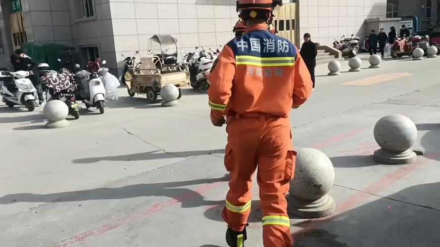 上海男子崩溃报警!垂钓甩杆时,竟勾中自己的鼻子,隔着屏幕都觉得痛