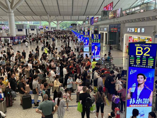 哈铁暑运运送旅客2014万人 增幅2.3%